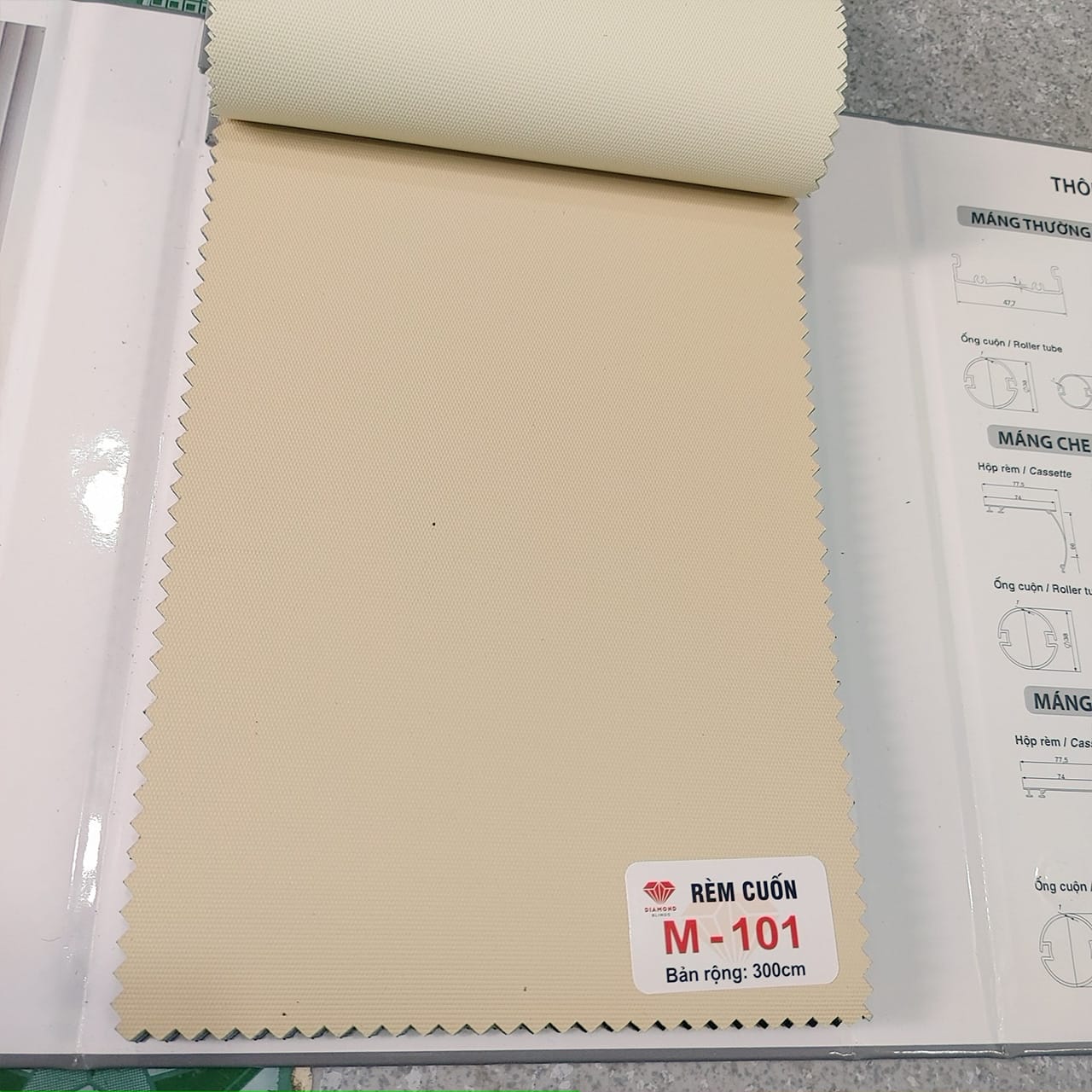 rèm cuốn trơn