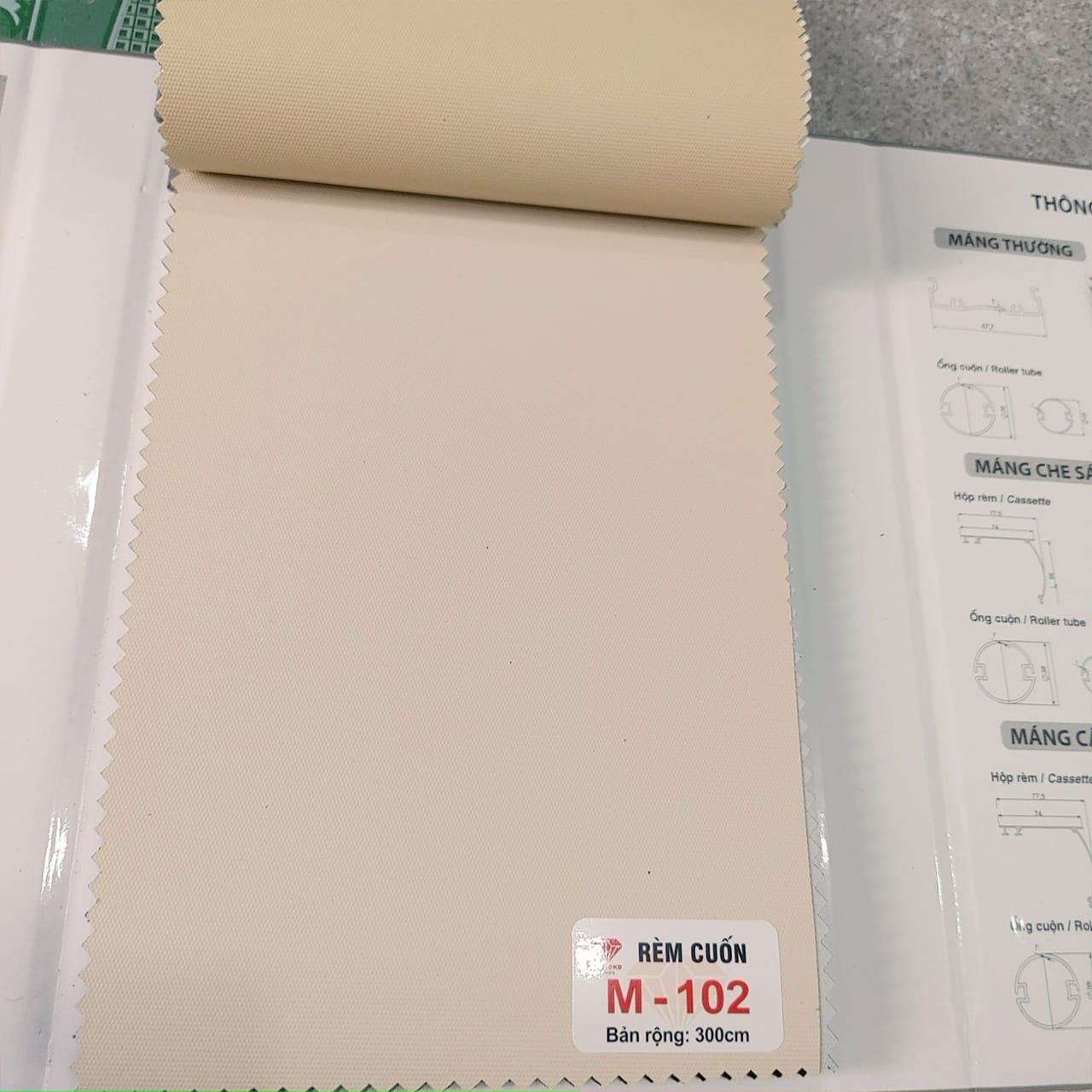 rèm cuốn trơn