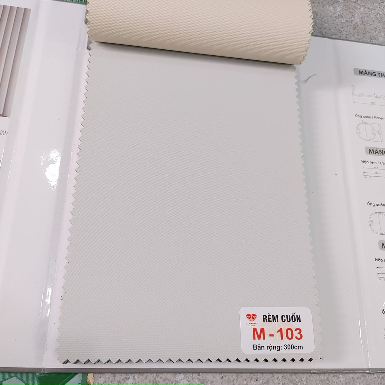 rèm cuốn trơn