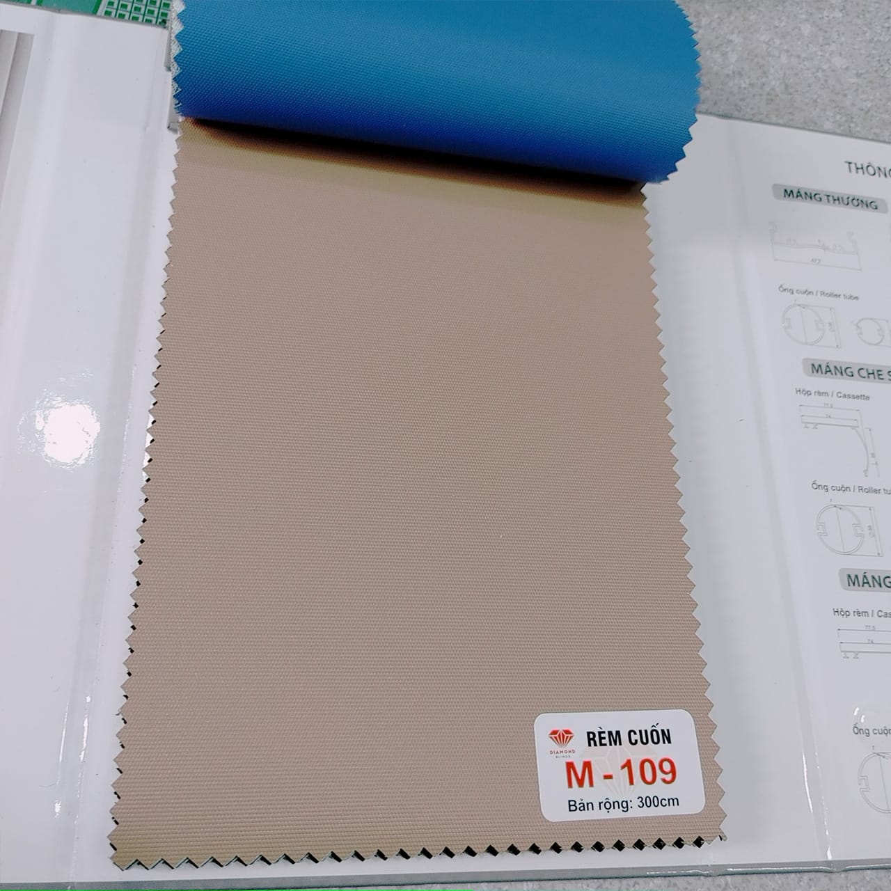 rèm cuốn trơn